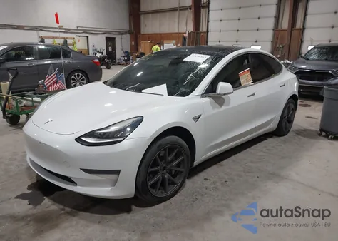 2020 Tesla Model 3 Standard Range Plus Rear-Wheel Drive/Standard Range Rear-Wheel Drive z USA, uszkodzony, nr VIN 5YJ3E1EA4LF703693